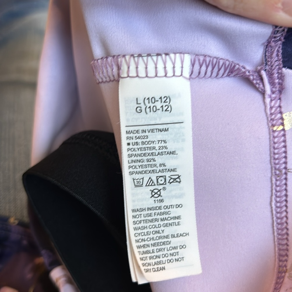 Yoga sports bra tank top and matching pants - Picture 5 of 9